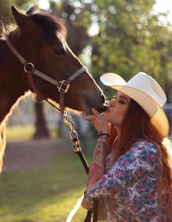 Quién era Elena Larrea, la estrella de OnlyFans y activista T13